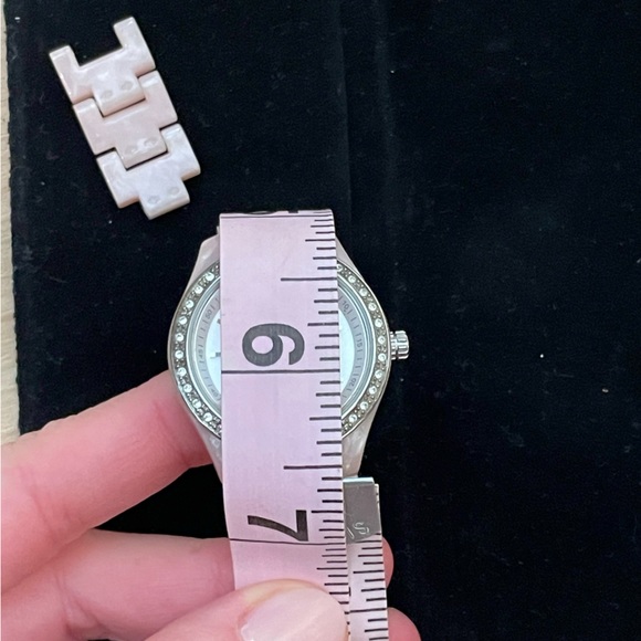 Pink pearlescent Fossil Watch 2007 - Picture 5 of 5